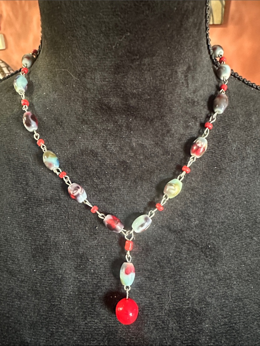 Vintage Art Deco Style Spatter Glass Bead Necklace with Red Pendant